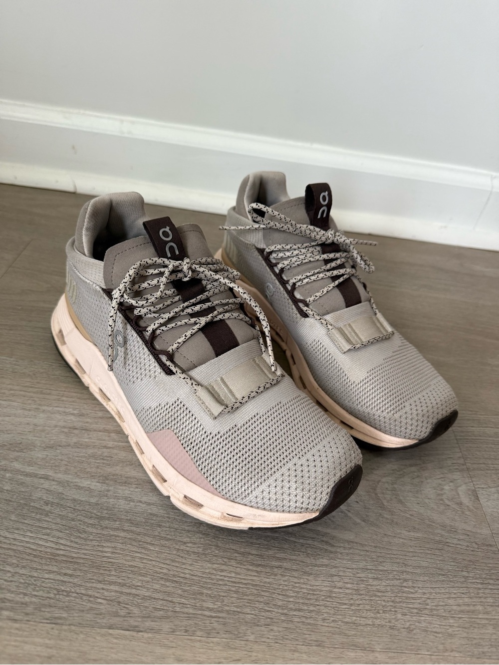 On Cloud Tec Running Women’s Beige and Pink Lightweight Running Shoes